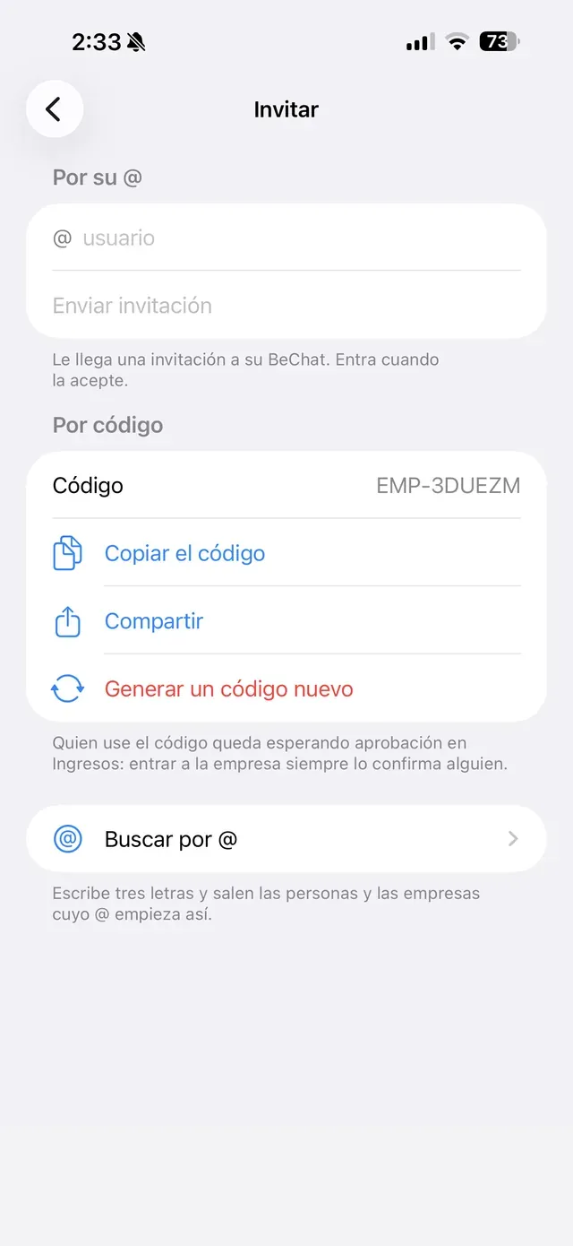 La pantalla para invitar de BeChat: arriba se invita escribiendo el @ de la persona, y debajo está el código de la empresa con los botones de copiarlo, compartirlo y generar uno nuevo.